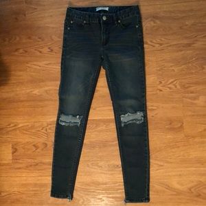 FREE PEOPLE mid-rise, skinny, 24 distressed jean